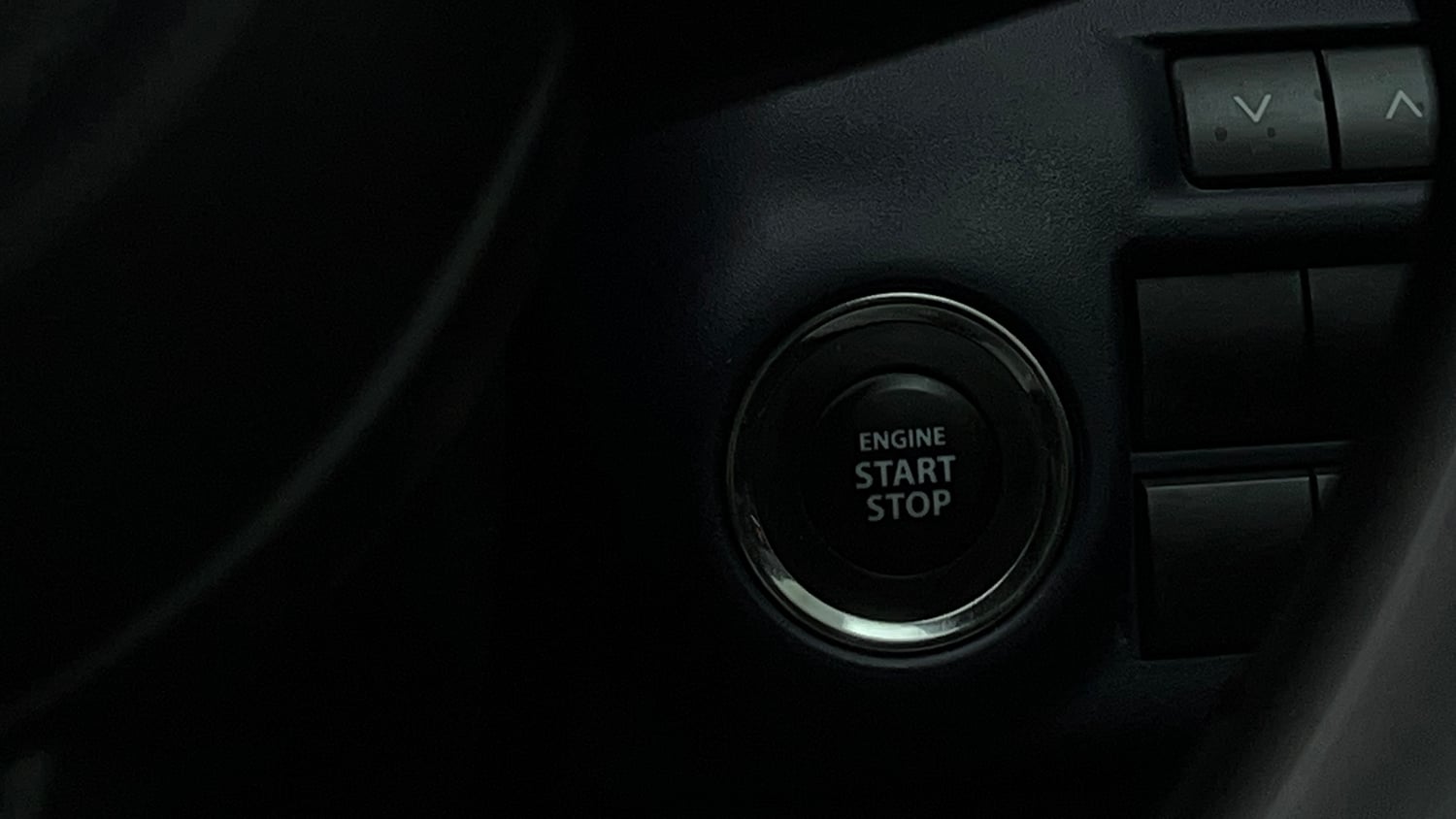 Used 2024 Maruti Suzuki Baleno Alpha AGS Petrol Automatic top_features Keyless start