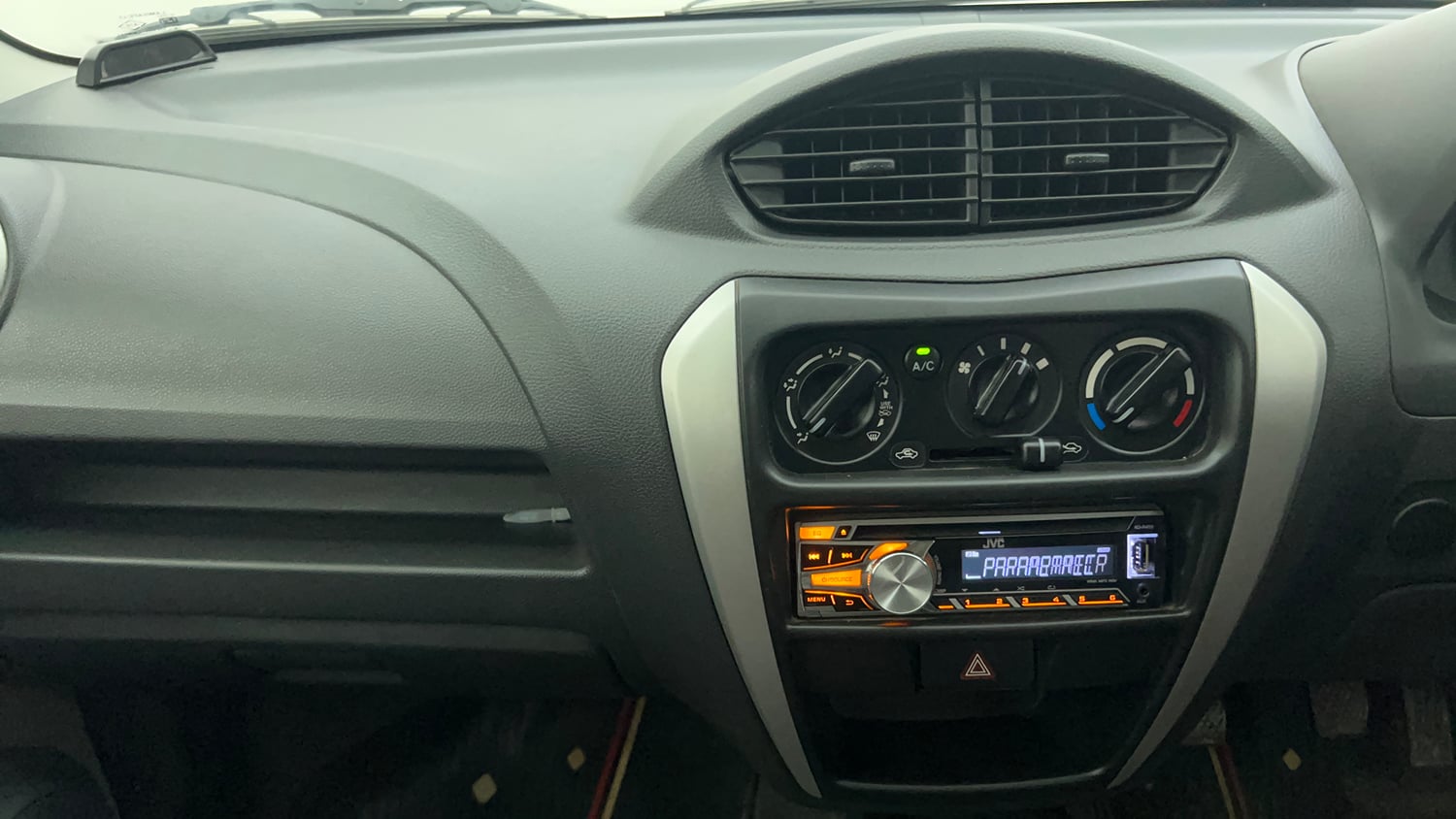 Used 2017 Maruti Suzuki Alto 800 LXi Petrol Manual interior MUSIC SYSTEM & AC CONTROL VIEW