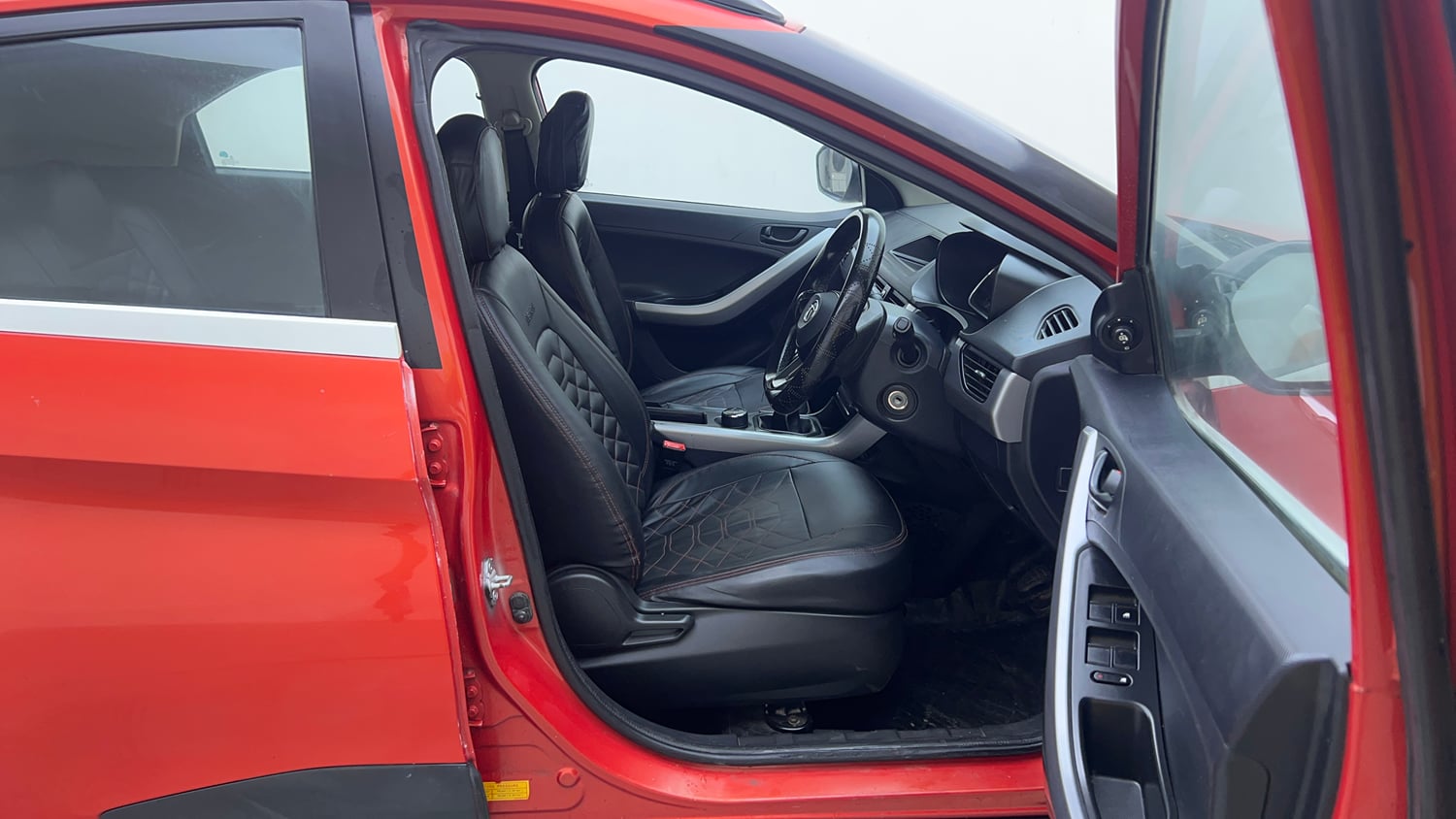 Used 2022 Tata Nexon XM Petrol Manual interior RIGHT SIDE FRONT DOOR CABIN VIEW