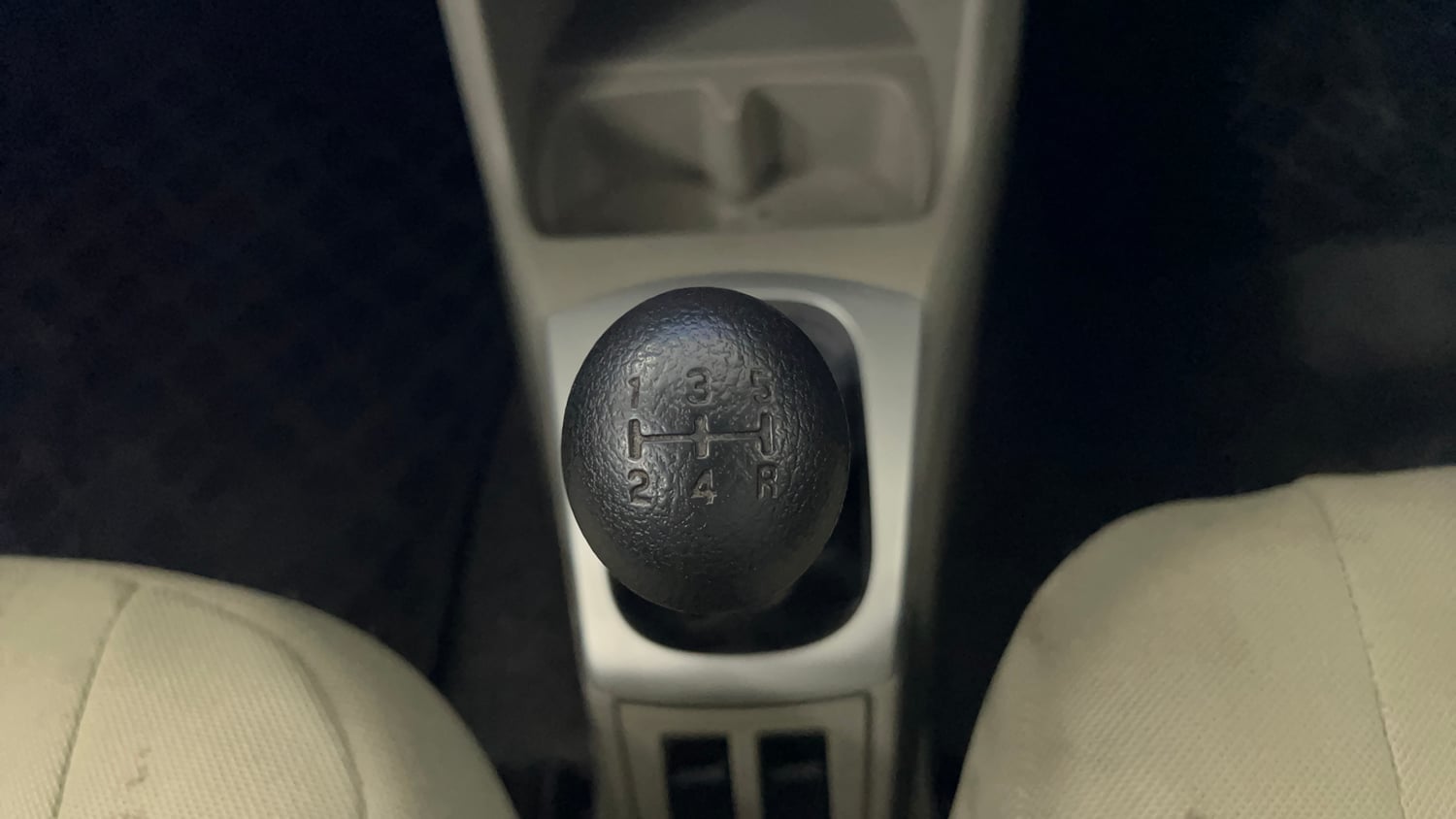 Used 2016 Maruti Suzuki Alto K10 VXi Petrol Manual interior GEAR  KNOB VIEW