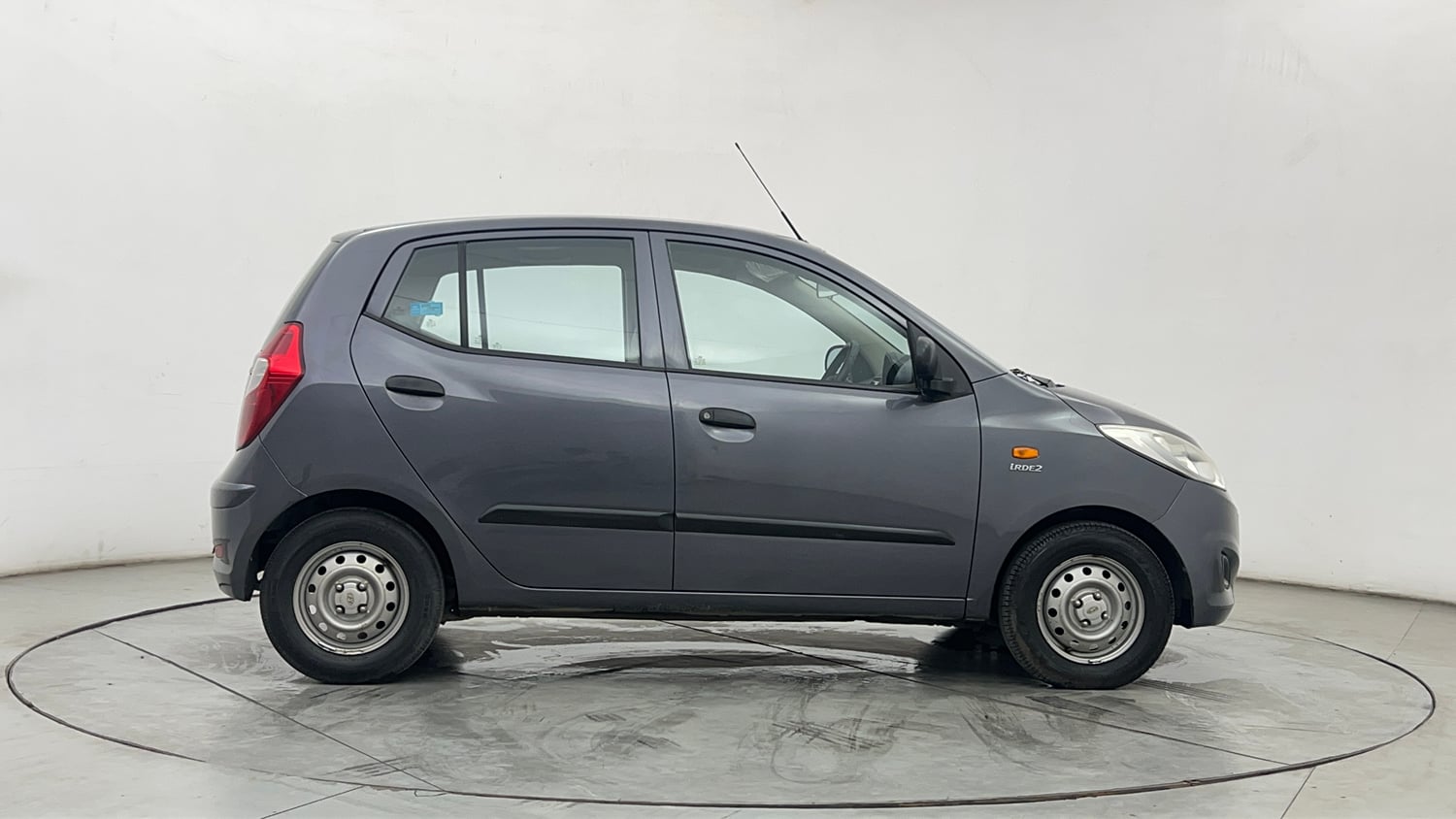 Used 2016 Hyundai i10 Magna 1.1 iRDE2 Petrol Manual exterior RIGHT SIDE VIEW