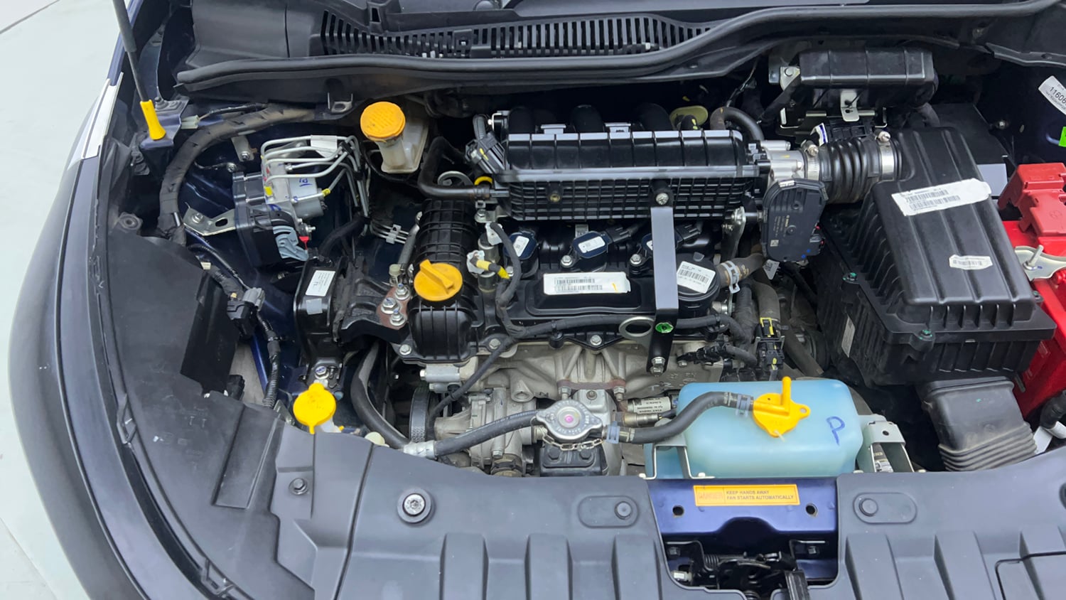Used 2023 Tata Altroz XZA Plus (S) Petrol Automatic engine ENGINE RIGHT SIDE VIEW
