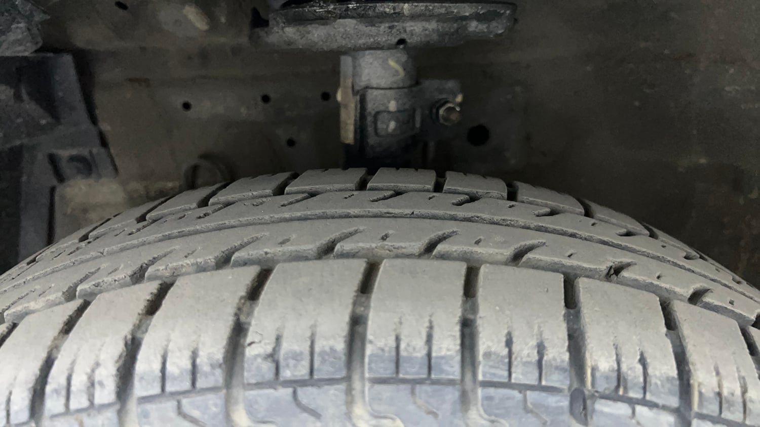Used 2016 Maruti Suzuki Swift Dzire VXI Petrol Manual tyres LEFT FRONT TYRE TREAD VIEW