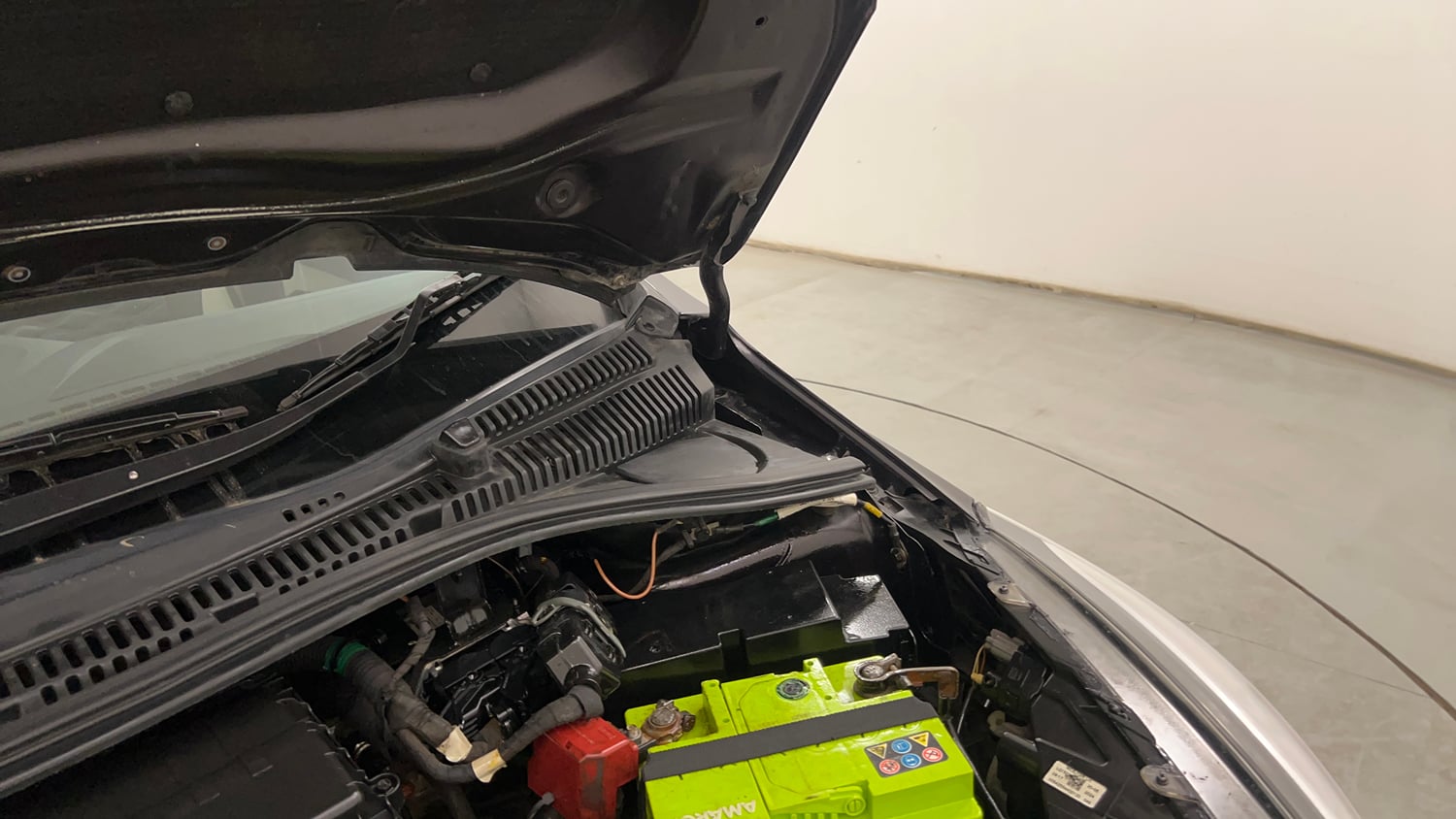 Used 2023 Tata Tiago XZ Plus CNG Cng Manual engine ENGINE LEFT SIDE HINGE & APRON VIEW