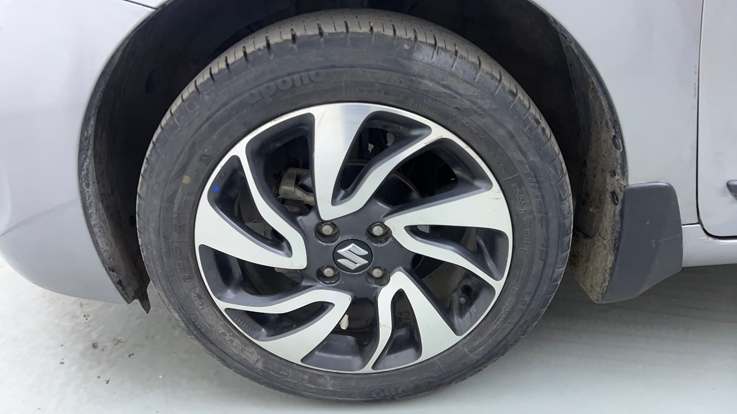 Used 2021 Maruti Suzuki Baleno Zeta Petrol Manual tyres LEFT FRONT TYRE RIM VIEW