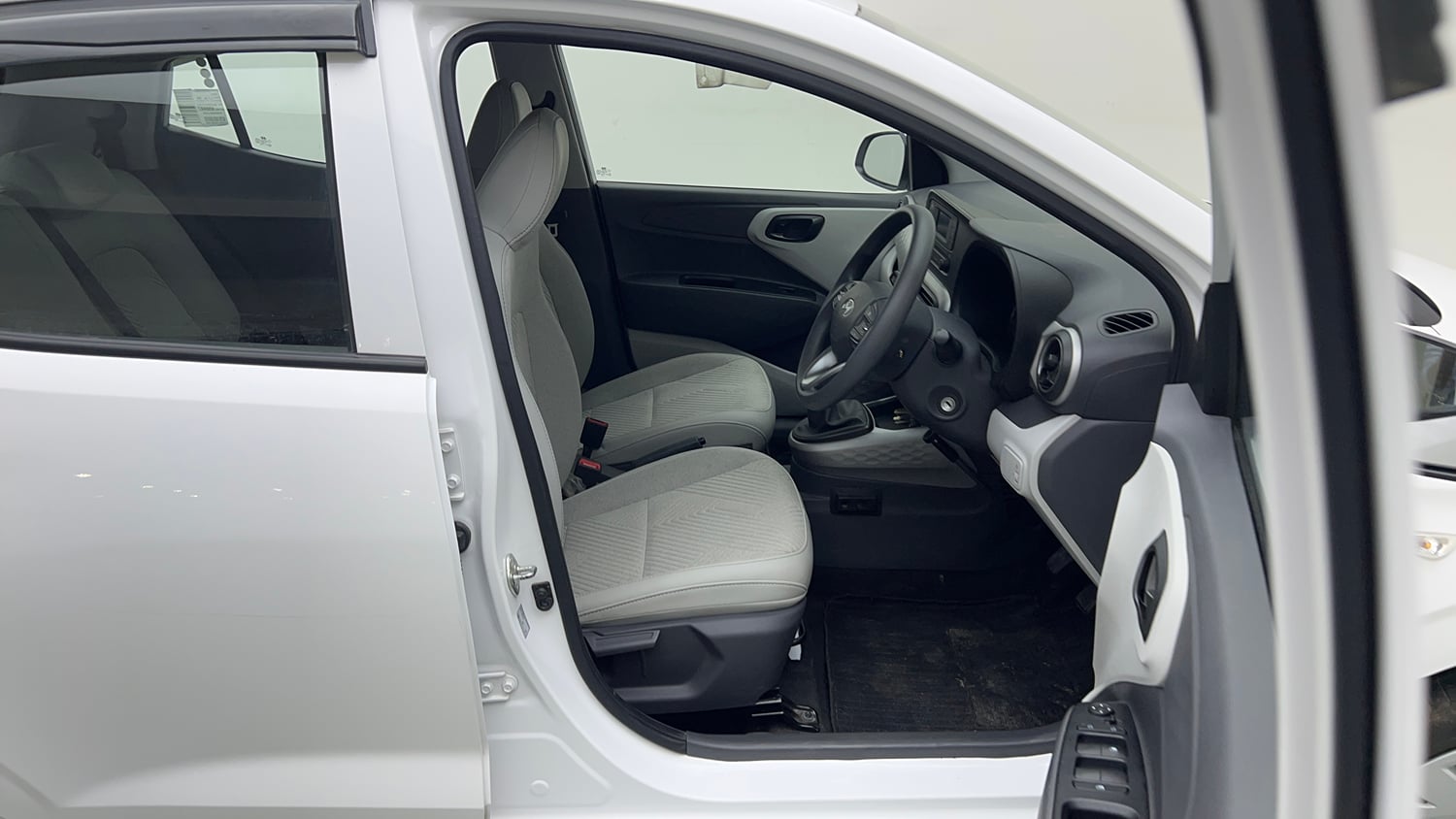 Used 2025 Hyundai Grand i10 Nios Magna 1.2 Kappa Petrol Manual interior RIGHT SIDE FRONT DOOR CABIN VIEW