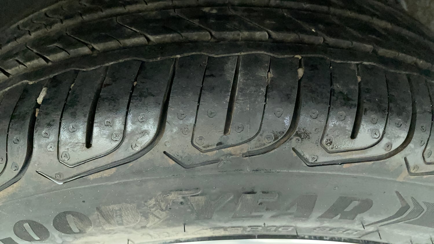 Used 2022 Tata Altroz XZA Petrol Petrol Automatic tyres RIGHT REAR TYRE TREAD VIEW