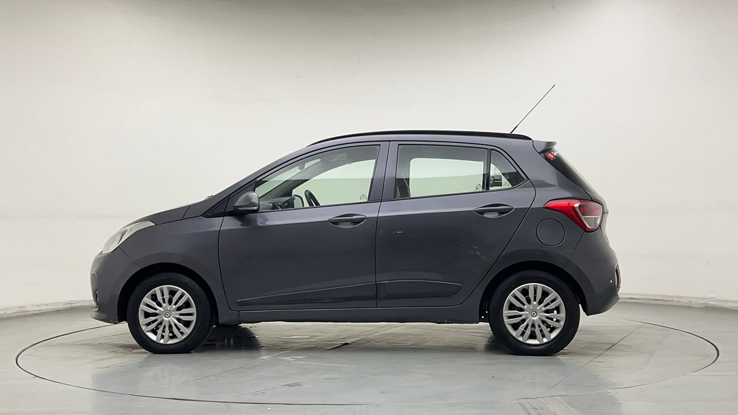 Used 2017 Hyundai Grand i10 Sportz (O) 1.2 kappa VTVT CNG (Outside Fitted) Cng Manual exterior LEFT SIDE VIEW