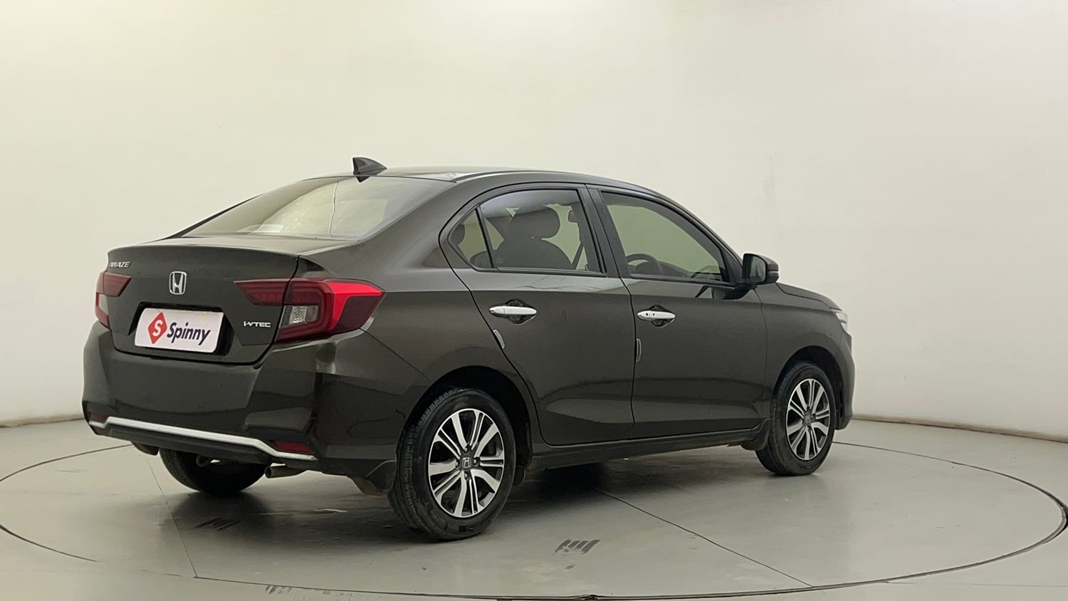 Used 2024 Honda Amaze VX 1.2 Petrol CVT Petrol Automatic exterior RIGHT REAR CORNER VIEW
