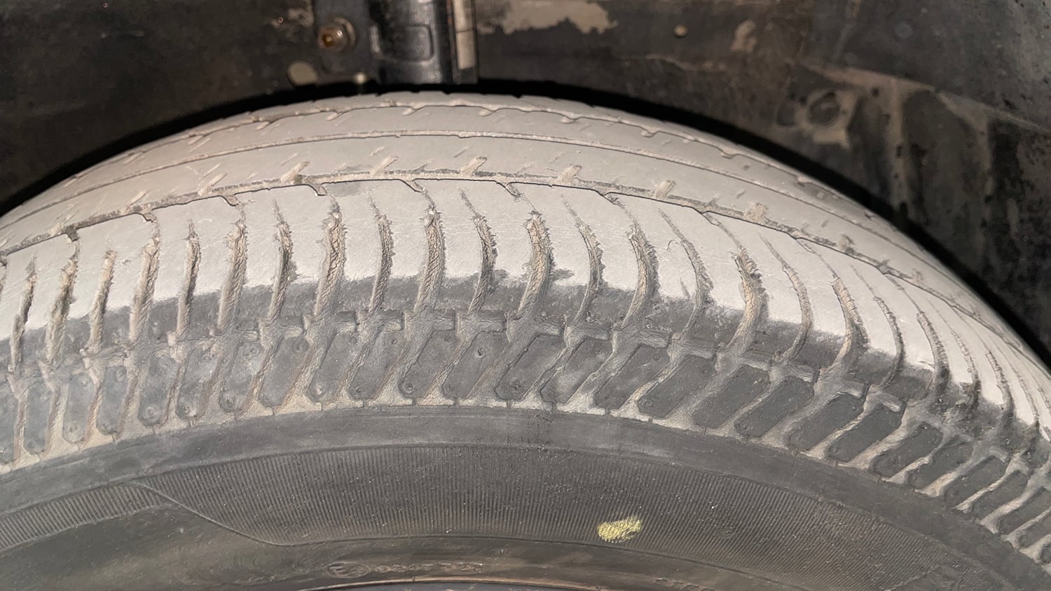 Used 2016 Maruti Suzuki Swift Dzire VXI Petrol Manual tyres RIGHT FRONT TYRE TREAD VIEW