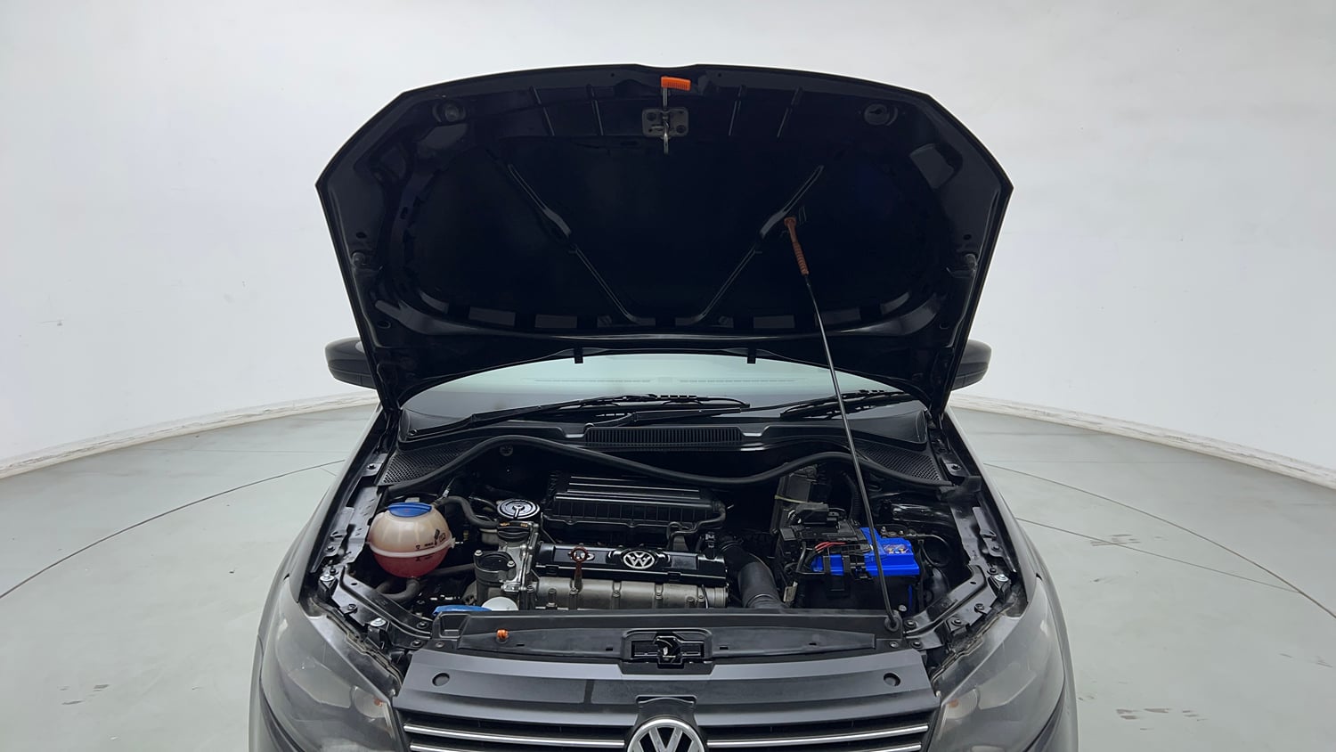 Used 2013 Volkswagen Vento Highline Petrol AT Petrol Automatic engine ENGINE & BONNET OPEN FRONT VIEW