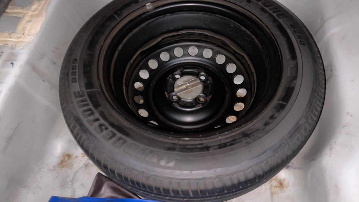 Used 2016 Honda City S Petrol Manual tyres SPARE TYRE VIEW