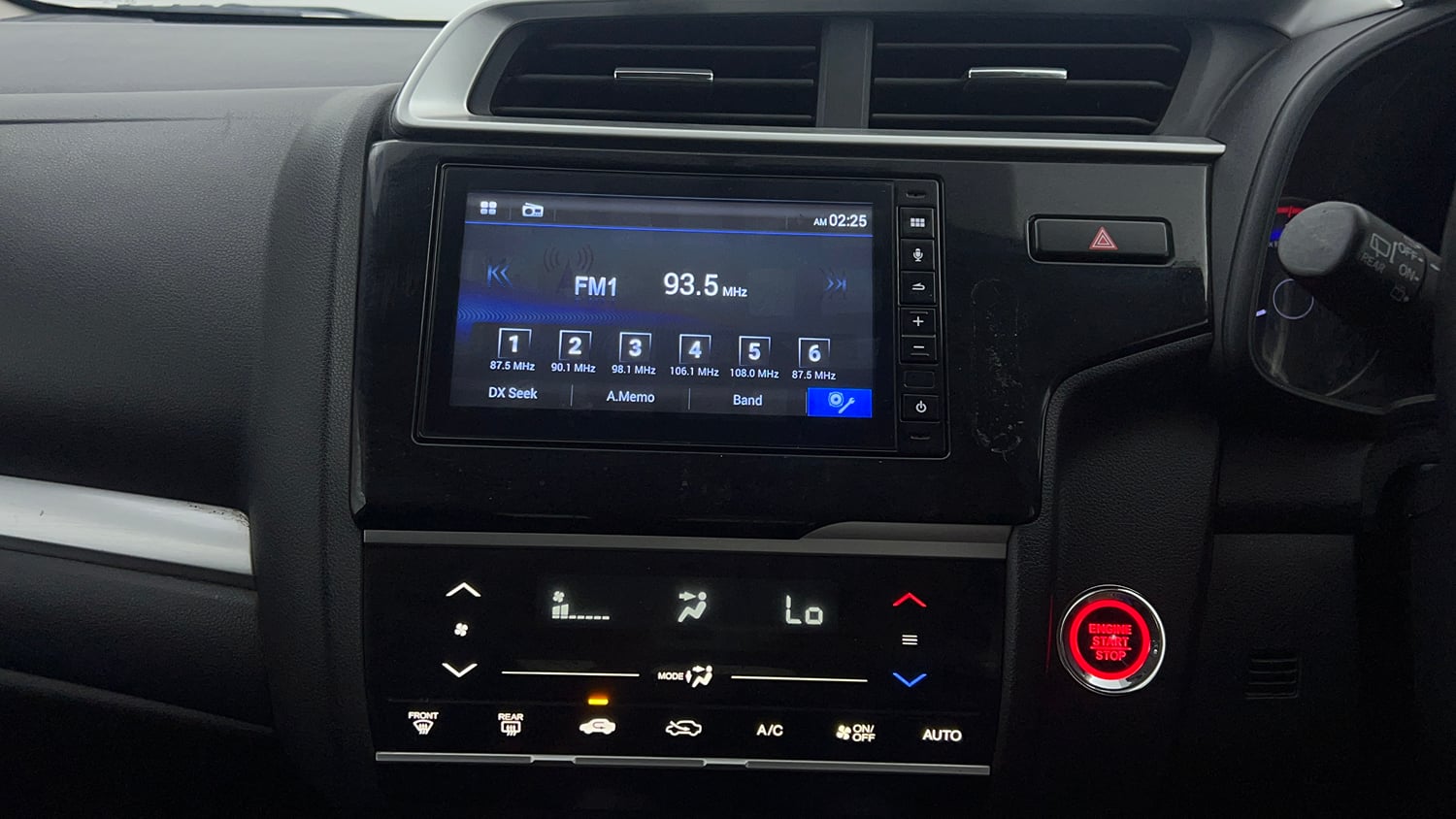 Used 2022 Honda WR-V VX MT Petrol Petrol Manual top_features Integrated (in-dash) music system