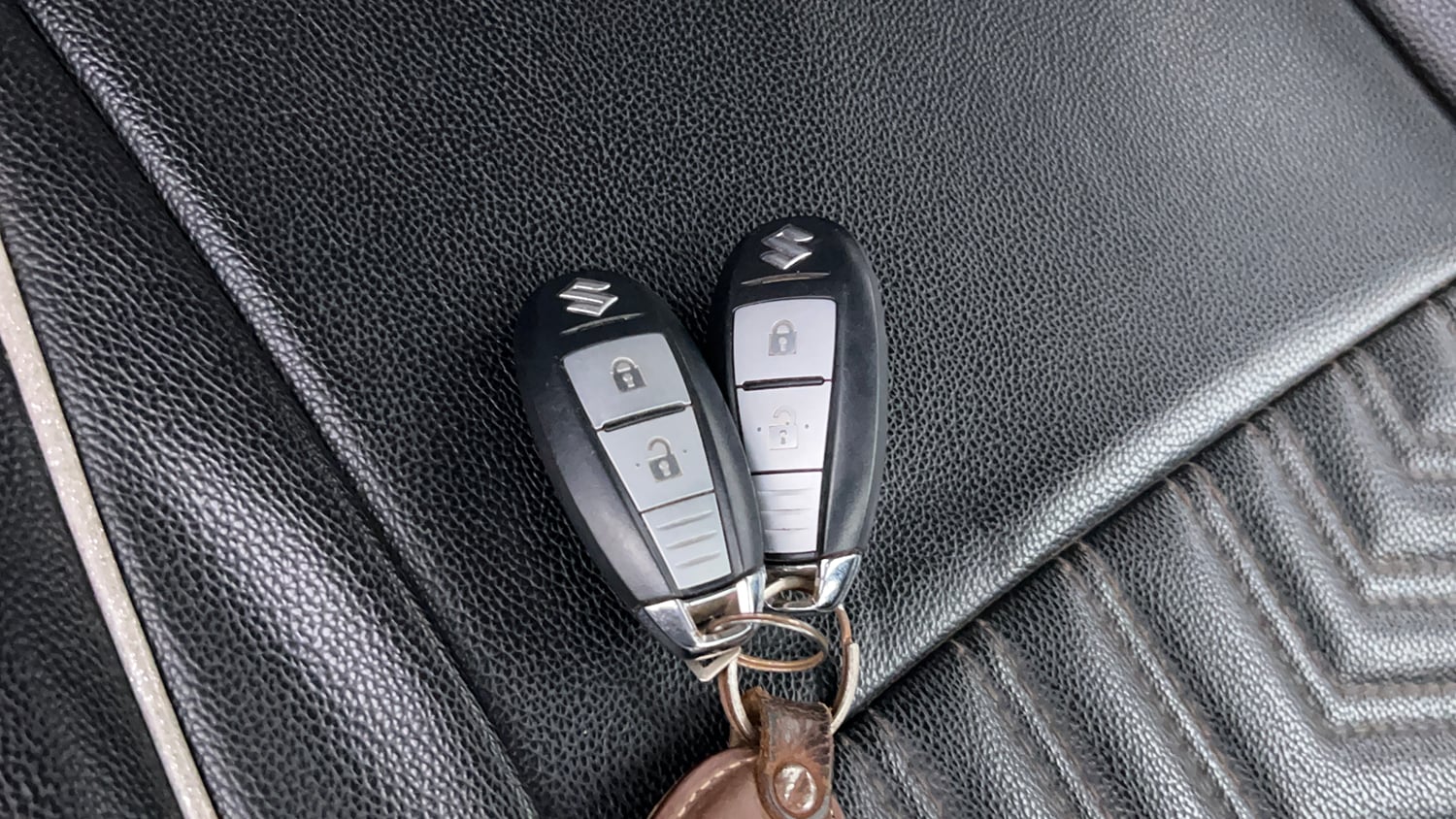 Used 2020 maruti-suzuki Vitara Brezza ZXi Plus Petrol Manual extra CAR KEY VIEW