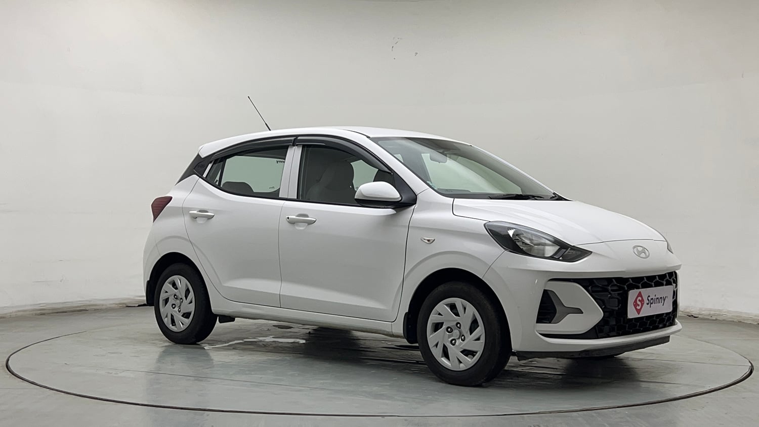 Used 2025 Hyundai Grand i10 Nios Magna 1.2 Kappa Petrol Manual exterior RIGHT FRONT CORNER VIEW