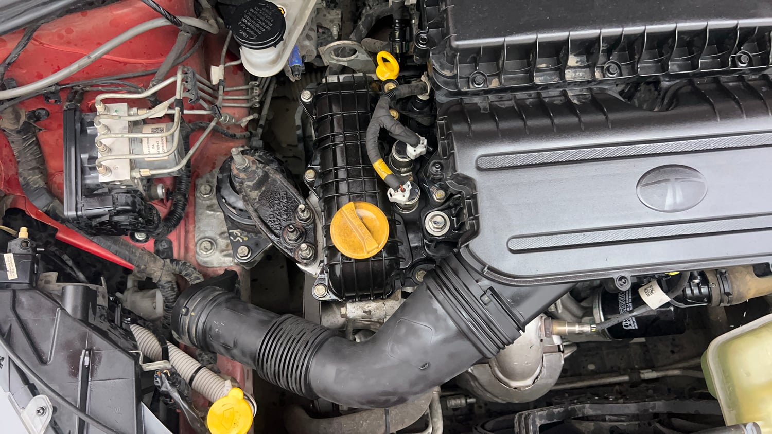 Used 2024 Tata Tiago XZA Plus iCNG Cng Automatic engine ENGINE RIGHT SIDE VIEW