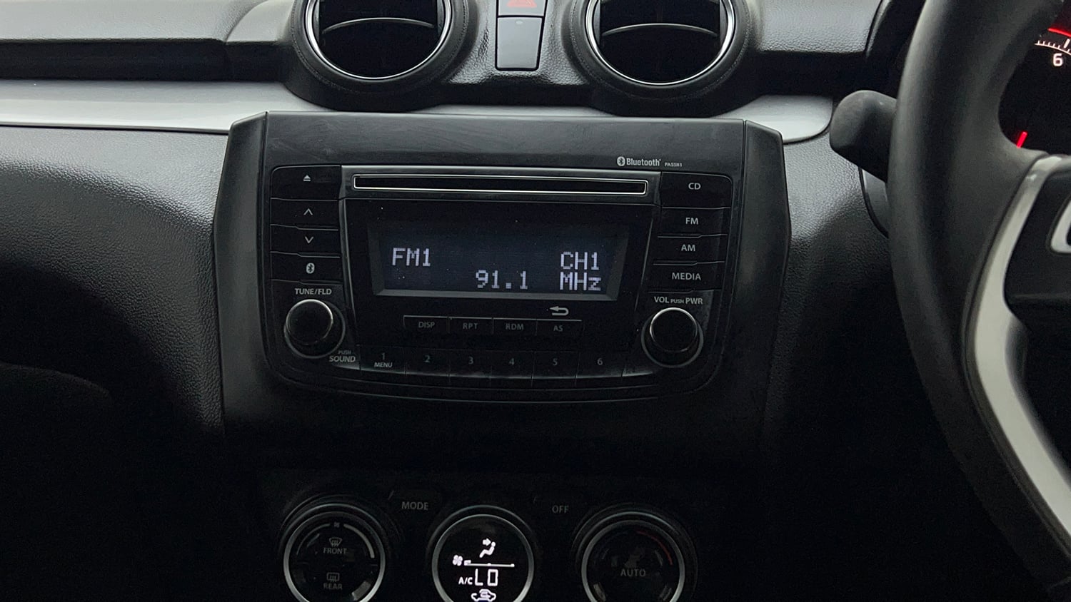 Used 2019 Maruti Suzuki Swift ZXi AMT Petrol Automatic top_features Integrated (in-dash) music system