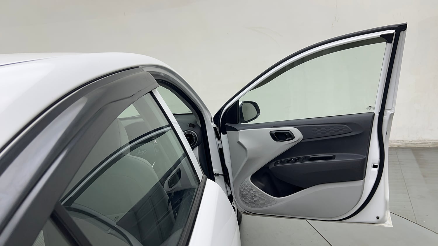 Used 2025 Hyundai Grand i10 Nios Magna 1.2 Kappa Petrol Manual interior RIGHT FRONT DOOR OPEN VIEW