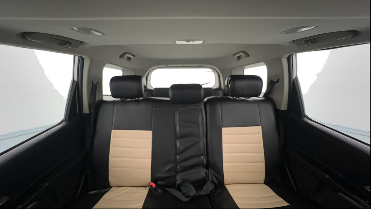 Used 2018 Mahindra XUV500 W9 Diesel Manual interior REAR SEAT CONDITION VIEW