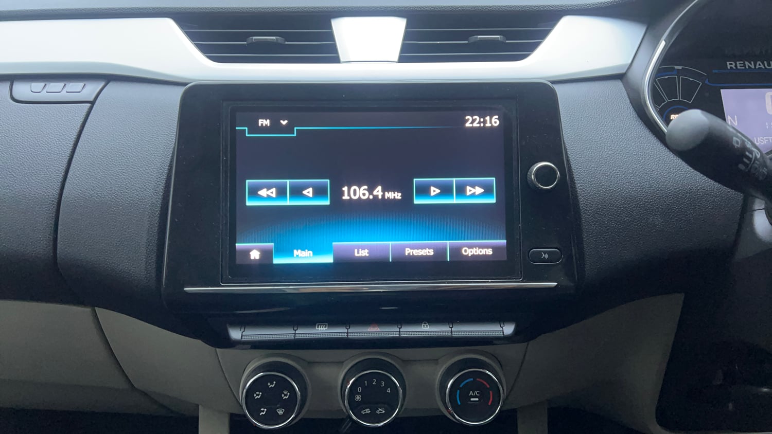 Used 2021 Renault Triber RXZ EASY-R AMT Petrol Automatic interior MUSIC SYSTEM & AC CONTROL VIEW
