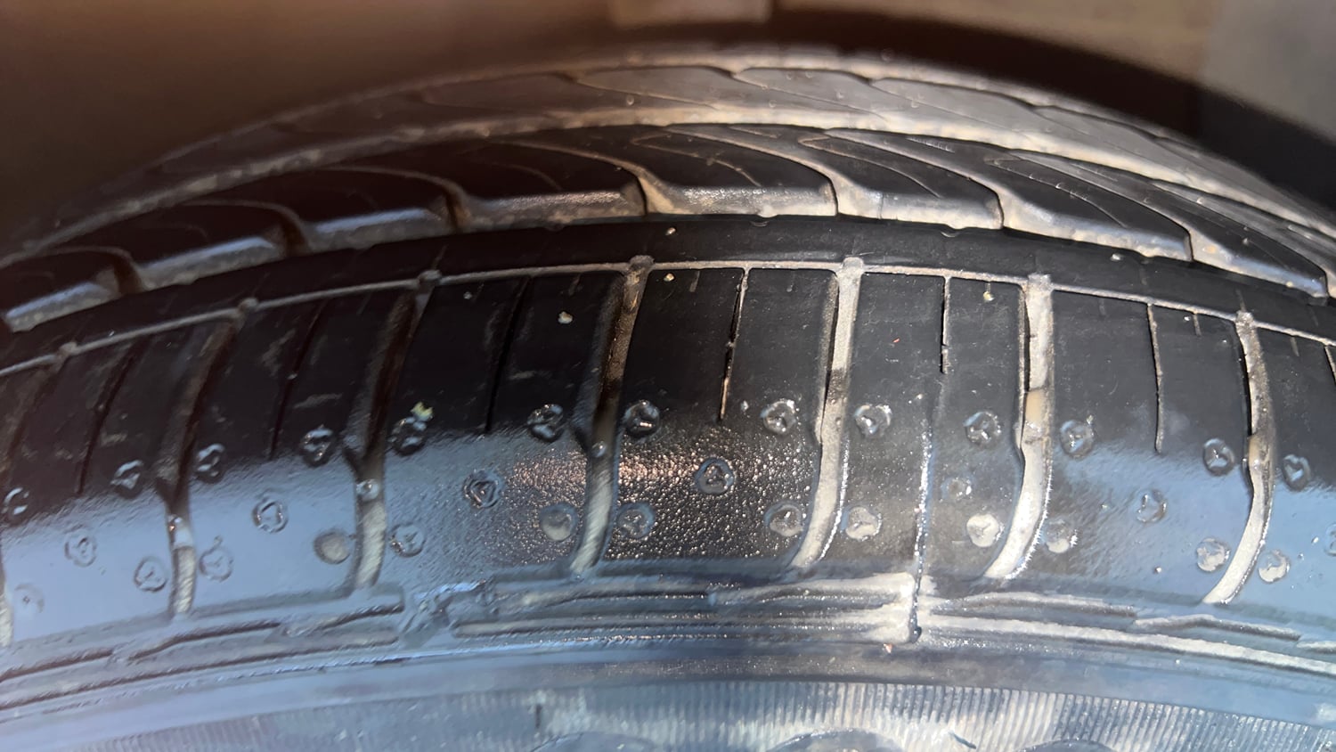 Used 2014 Hyundai Grand i10 Asta 1.2 Kappa VTVT Petrol Manual tyres RIGHT FRONT TYRE TREAD VIEW