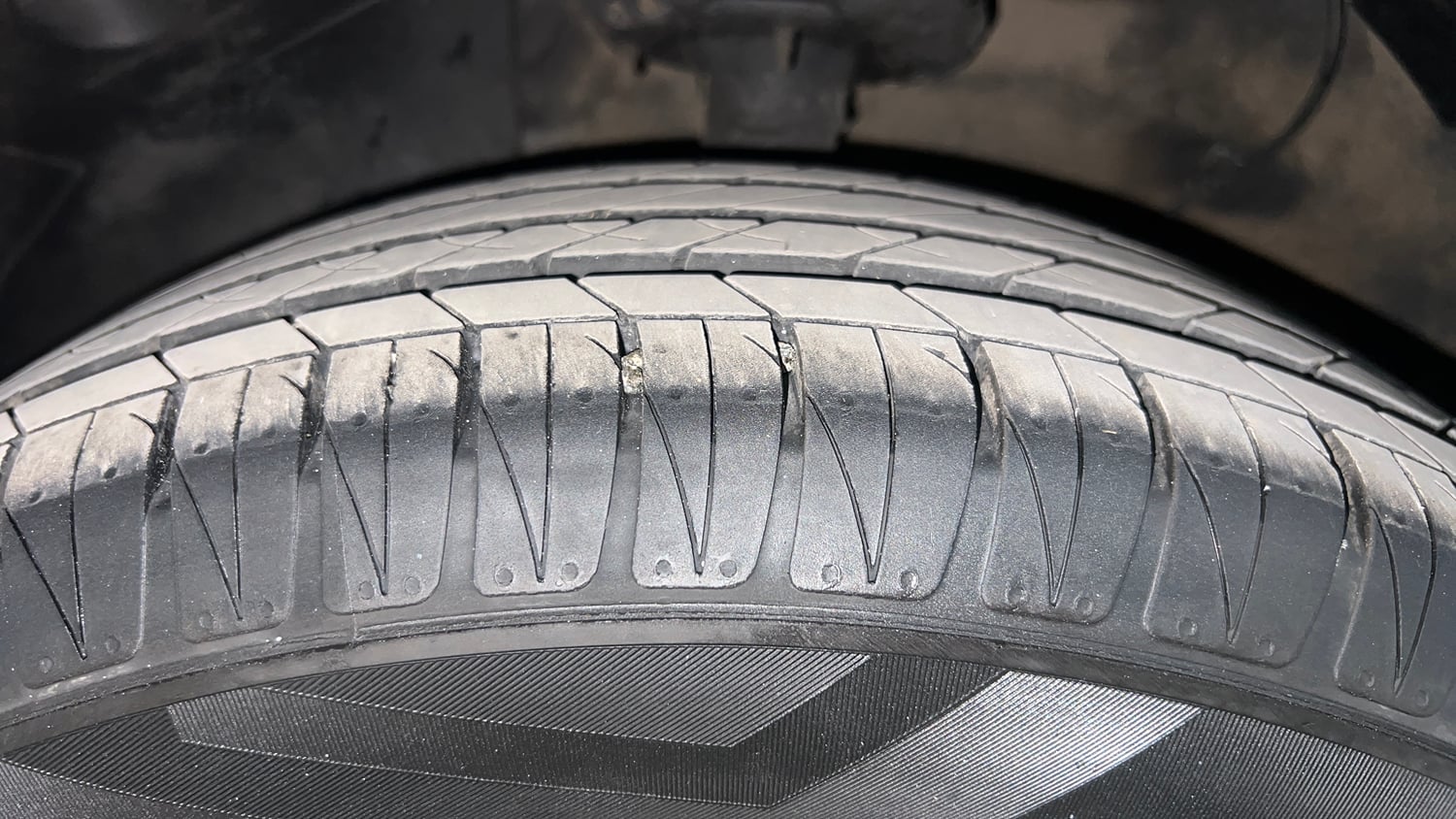 Used 2021 Kia Sonet GTX Plus 1.5 AT Diesel Automatic tyres LEFT FRONT TYRE TREAD VIEW