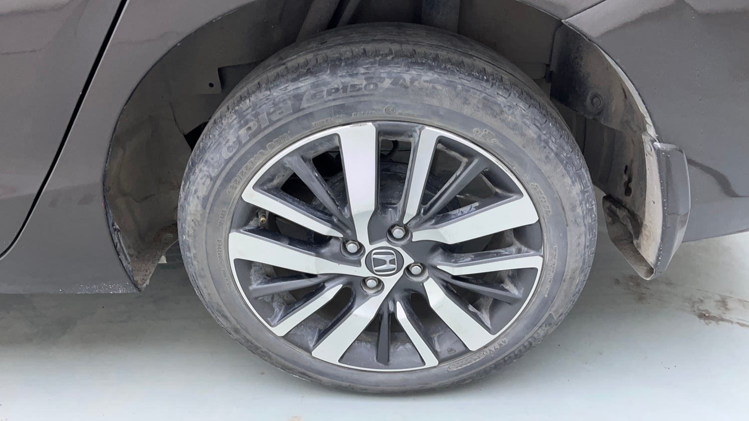 Used 2020 Honda City VX CVT Petrol Petrol Automatic tyres LEFT REAR TYRE RIM VIEW
