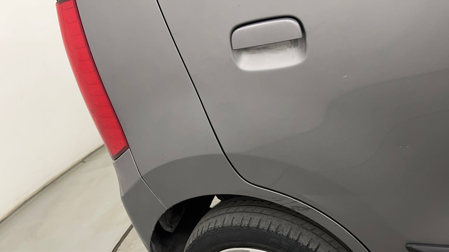 Used 2018 Maruti Suzuki Wagon R 1.0 VXI AMT Petrol Automatic dents MINOR SCRATCH