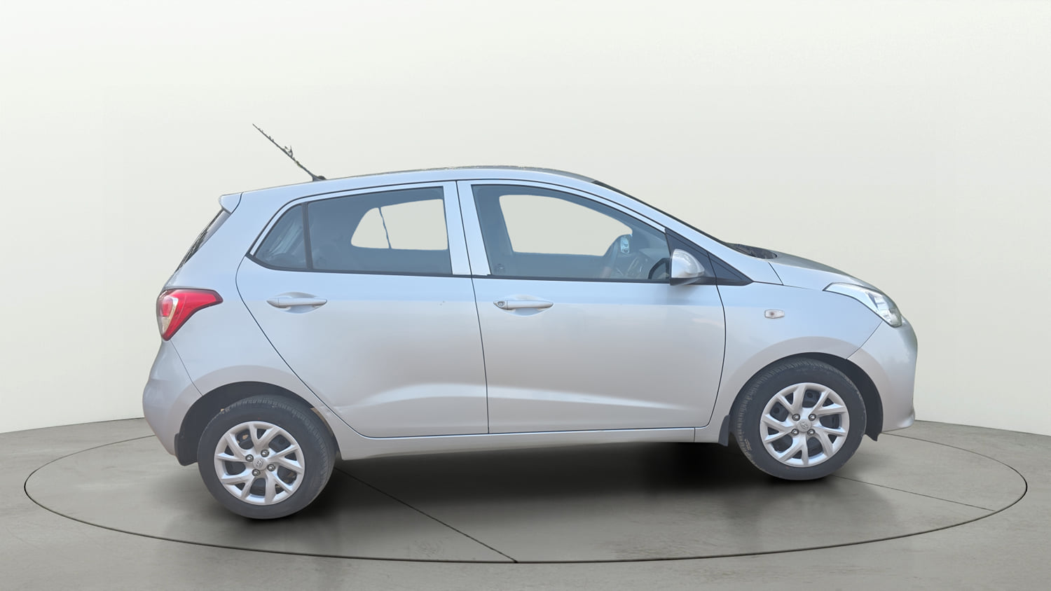 Used 2018 Hyundai Grand i10 Magna 1.2 Kappa VTVT Petrol Manual exterior RIGHT SIDE VIEW