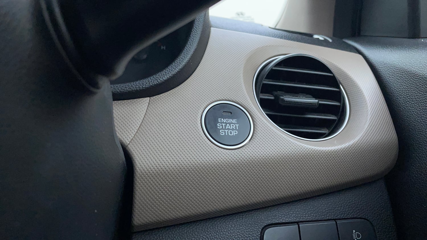 Used 2014 Hyundai Grand i10 Asta AT 1.2 Kappa VTVT Petrol Automatic top_features Keyless start