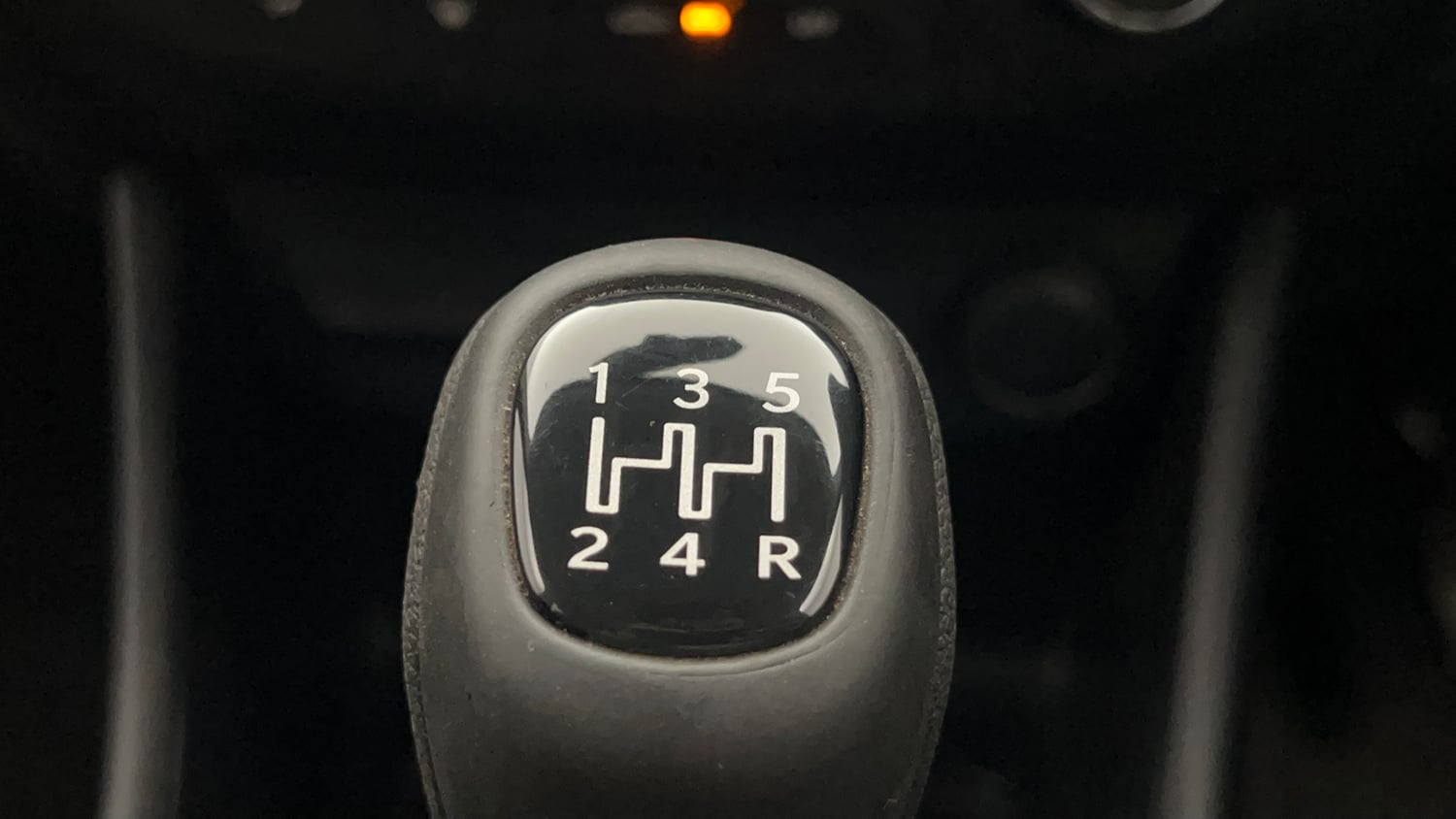Used 2023 Tata Punch Camo Adventure Rhythm MT Petrol Manual interior GEAR  KNOB VIEW