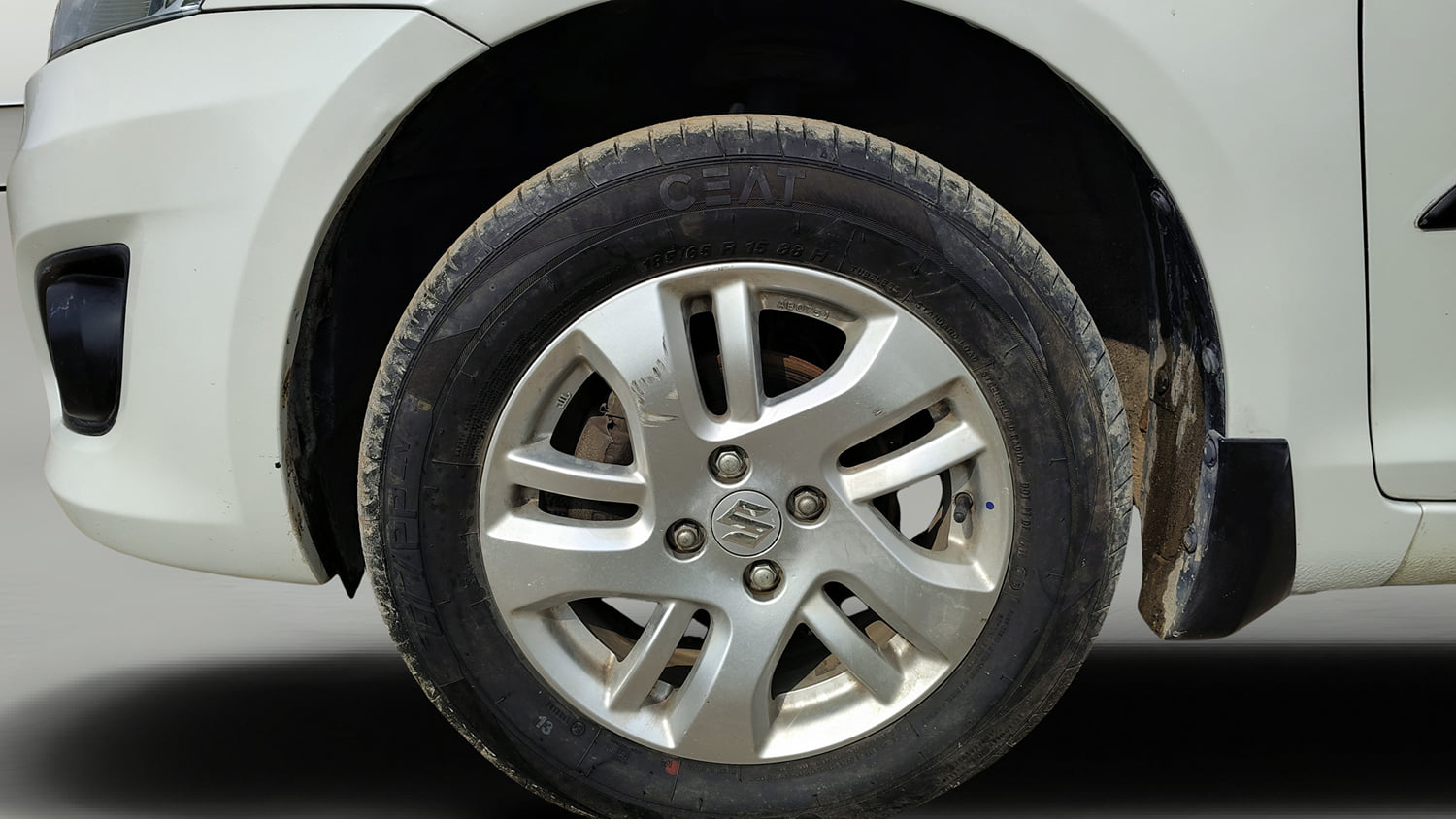 Used 2012 Maruti Suzuki Swift Dzire ZXI Petrol Manual tyres LEFT FRONT TYRE RIM VIEW