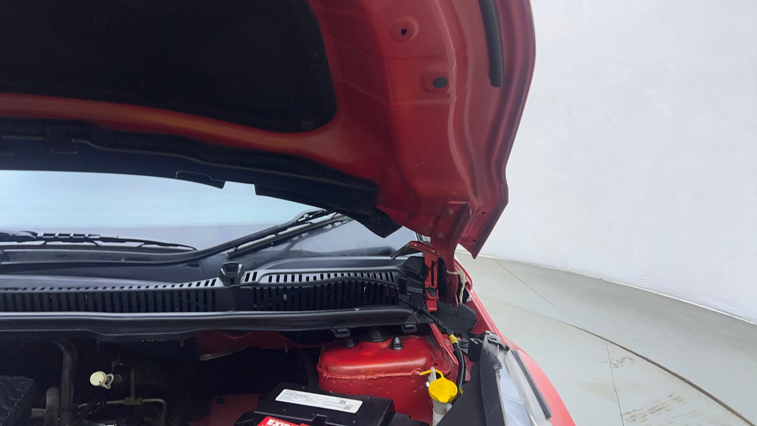 Used 2022 Tata Nexon XM Petrol Manual engine ENGINE LEFT SIDE HINGE & APRON VIEW