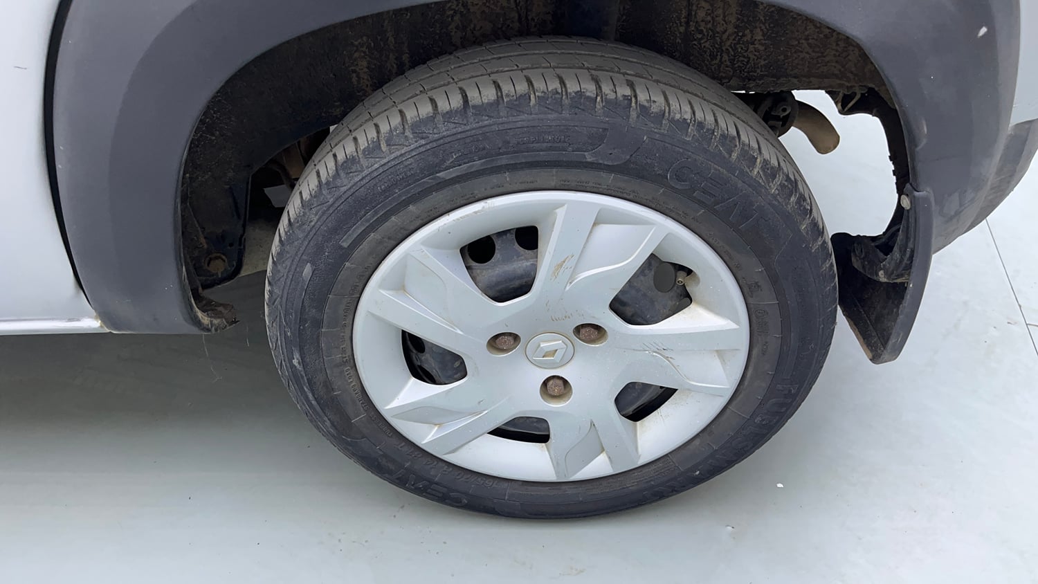 Used 2021 Renault Kwid RXL Petrol Manual tyres LEFT REAR TYRE RIM VIEW