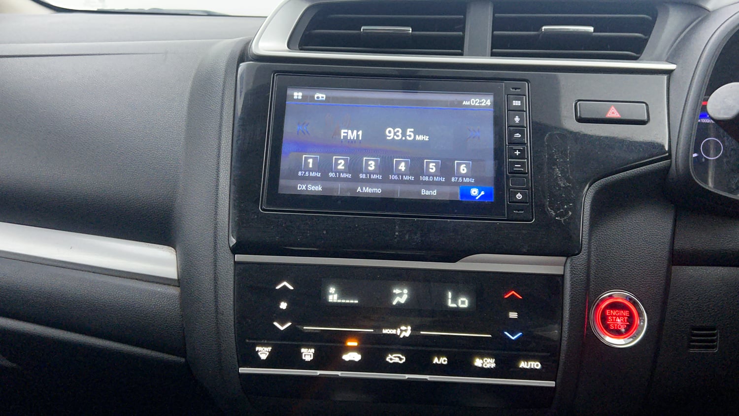Used 2022 Honda WR-V VX MT Petrol Petrol Manual interior MUSIC SYSTEM & AC CONTROL VIEW