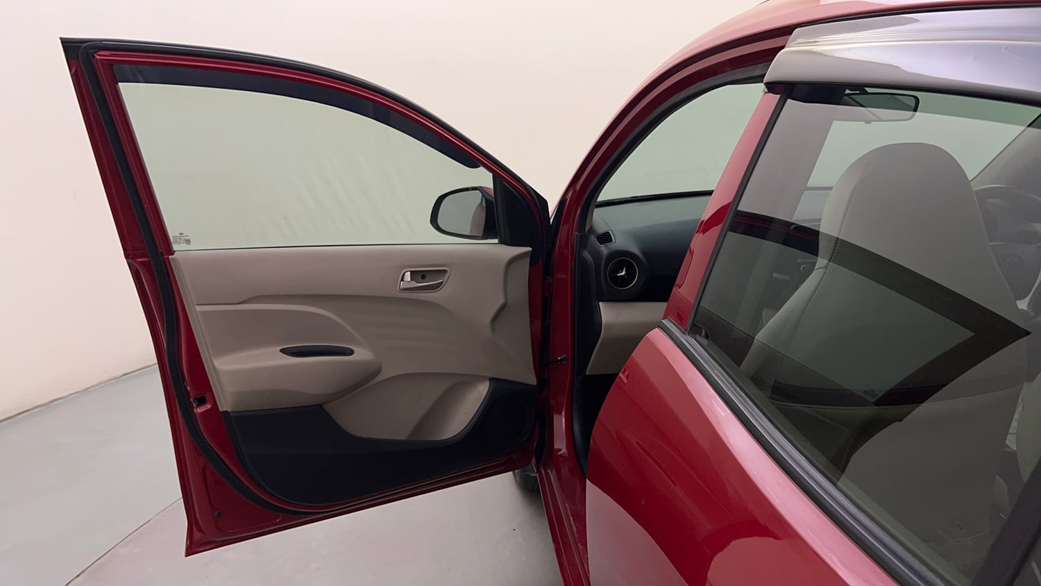 Used 2018 Hyundai Santro Asta Petrol Manual interior LEFT FRONT DOOR OPEN VIEW