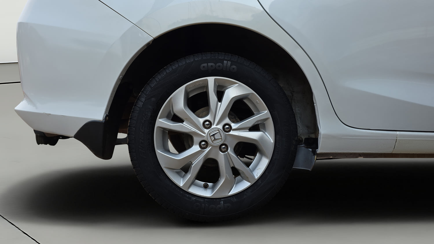 Used 2020 Honda Amaze 1.5 VX MT Diesel Diesel Manual tyres RIGHT REAR TYRE RIM VIEW