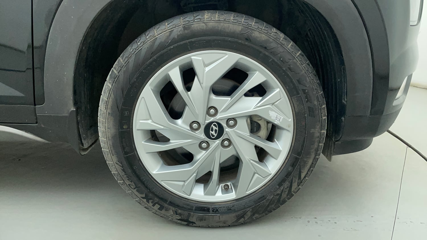 Used 2024 Hyundai Creta SX 1.5 Petrol Petrol Manual tyres RIGHT FRONT TYRE RIM VIEW