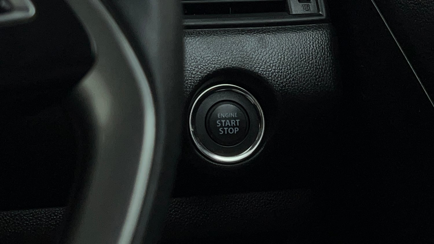 Used 2019 Maruti Suzuki Swift ZXi AMT Petrol Automatic top_features Keyless start