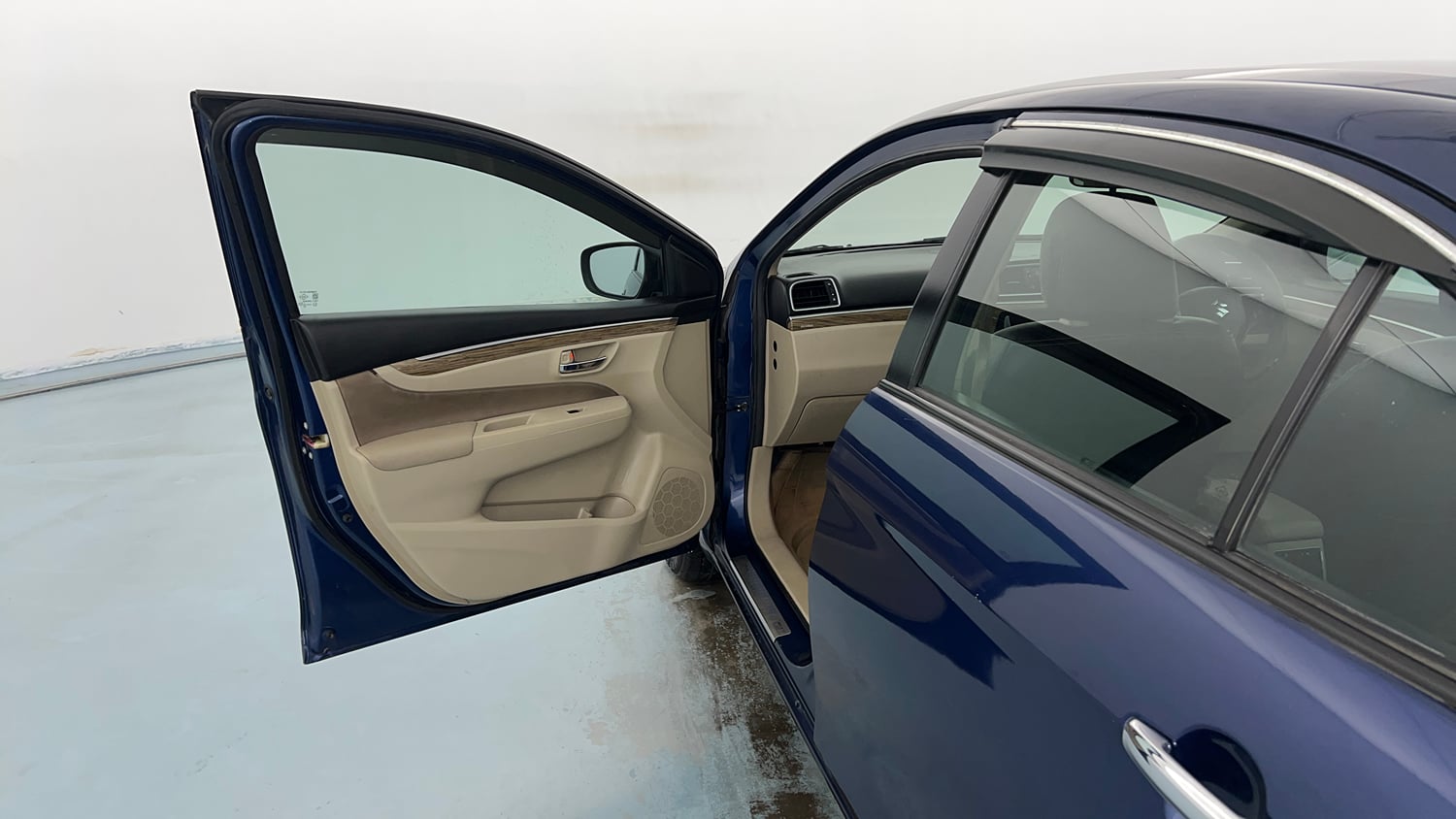 Used 2022 Maruti Suzuki Ciaz Zeta 1.5 Petrol Manual interior LEFT FRONT DOOR OPEN VIEW