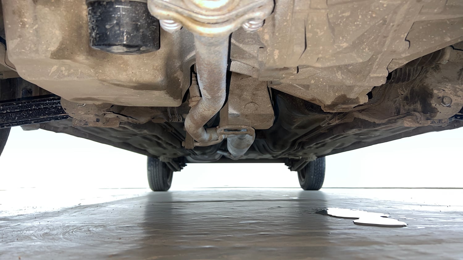 Used 2017 Maruti Suzuki Alto K10 VXi AMT Petrol Automatic extra FRONT LEFT UNDERBODY VIEW