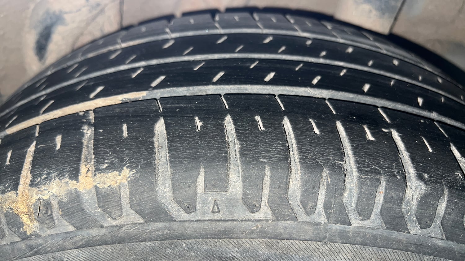 Used 2022 Hyundai Verna S Plus 1.5 VTVT Petrol Manual tyres LEFT REAR TYRE TREAD VIEW