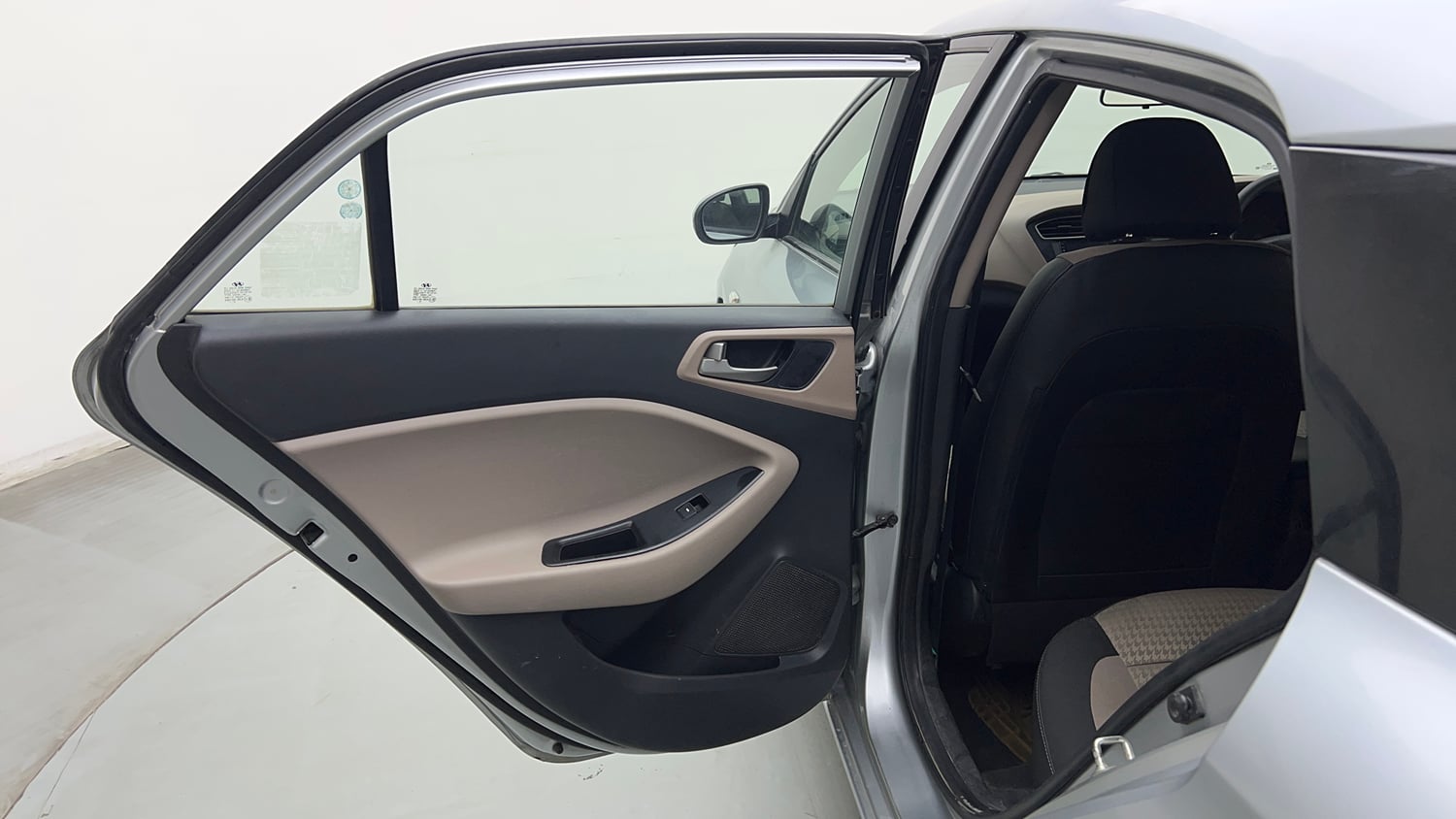 Used 2019 Hyundai Elite i20 Magna Executive 1.2 Petrol Manual interior LEFT REAR DOOR OPEN VIEW