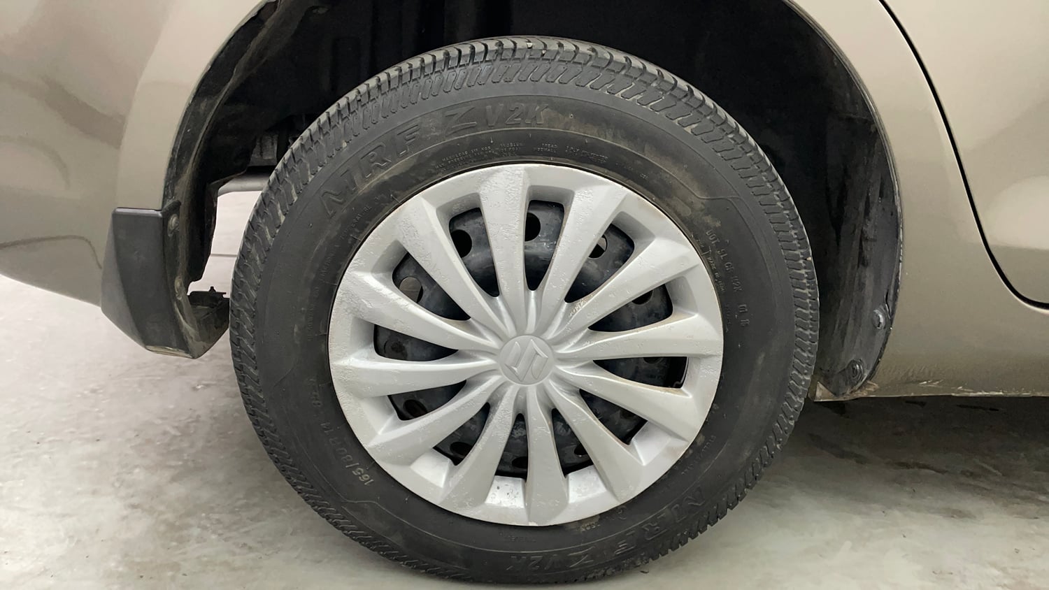 Used 2016 Maruti Suzuki Swift Dzire VXI Petrol Manual tyres RIGHT REAR TYRE RIM VIEW