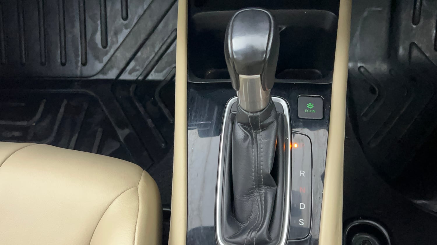 Used 2021 Honda City ZX CVT Petrol Petrol Automatic interior GEAR  KNOB VIEW