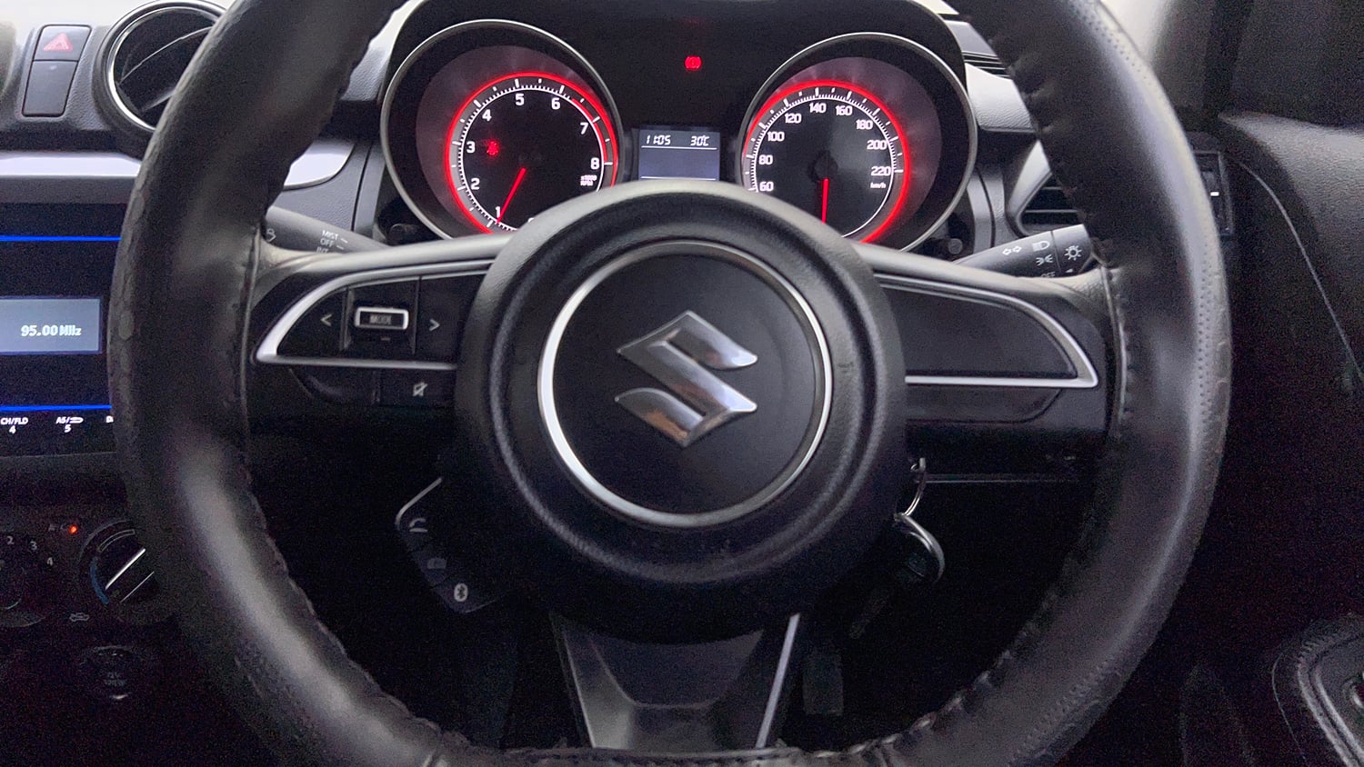 Used 2023 Maruti Suzuki Swift VXi AMT Petrol Automatic top_features Airbags