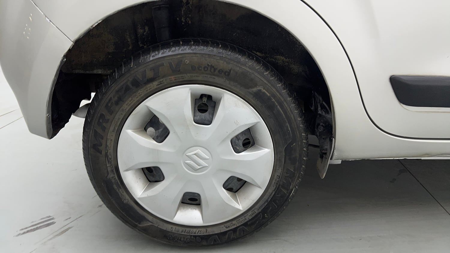 Used 2022 Maruti Suzuki Wagon R VXI 1.0 CNG Cng Manual tyres RIGHT REAR TYRE RIM VIEW