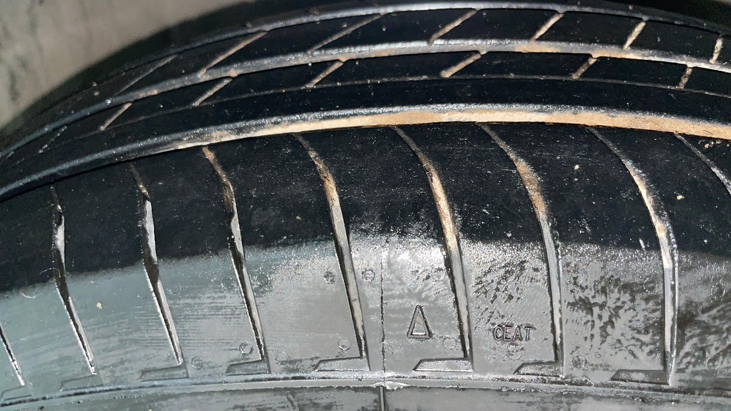 Used 2018 Maruti Suzuki Dzire VXi Petrol Manual tyres RIGHT FRONT TYRE TREAD VIEW