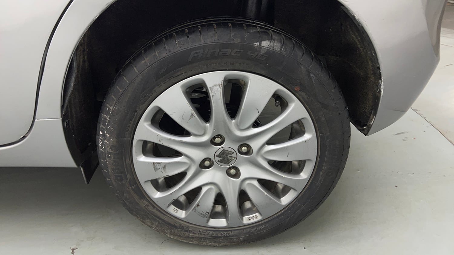 Used 2017 Maruti Suzuki Baleno Alpha 1.2 Petrol Manual tyres LEFT REAR TYRE RIM VIEW