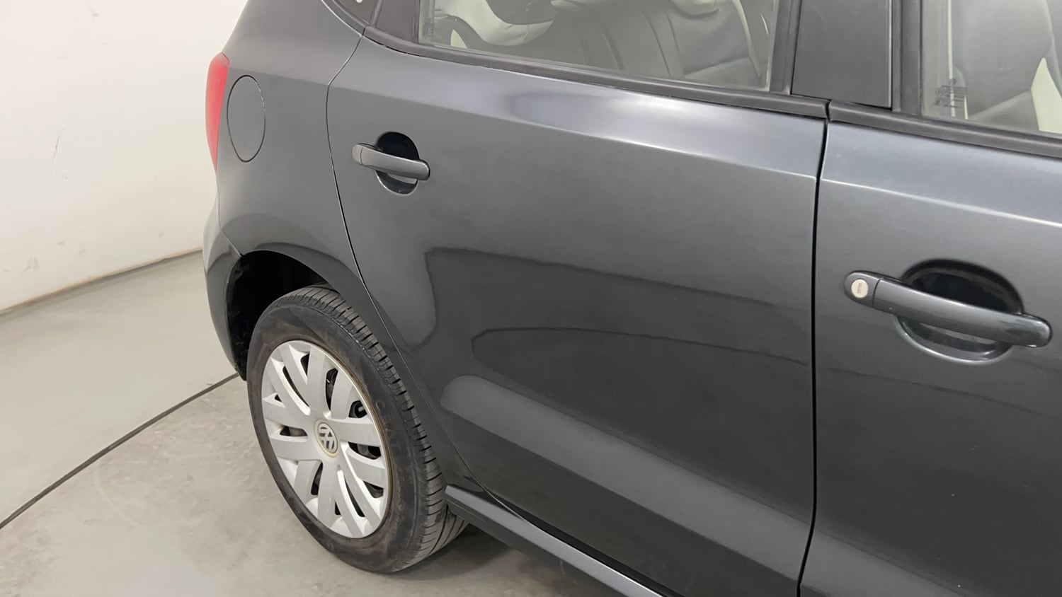Used 2014 Volkswagen Polo Comfortline 1.2L (P) Petrol Manual dents MINOR SCRATCH